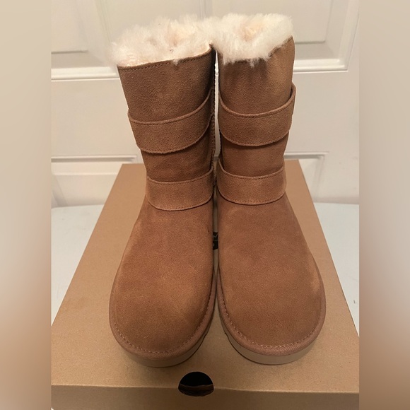 NEW UGG W Bailey Graphic Logo Strap Boot - chestnut - Picture 7 of 11